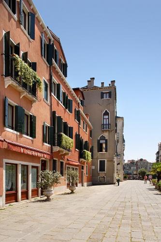 Palazzo Del Giglio, Venise